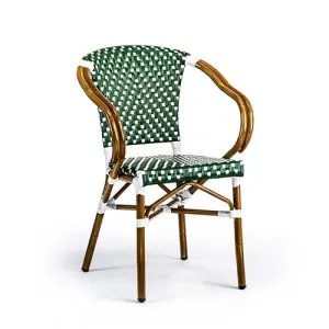 Set di mobili da bistrot per esterni composti da sedie e tavolo